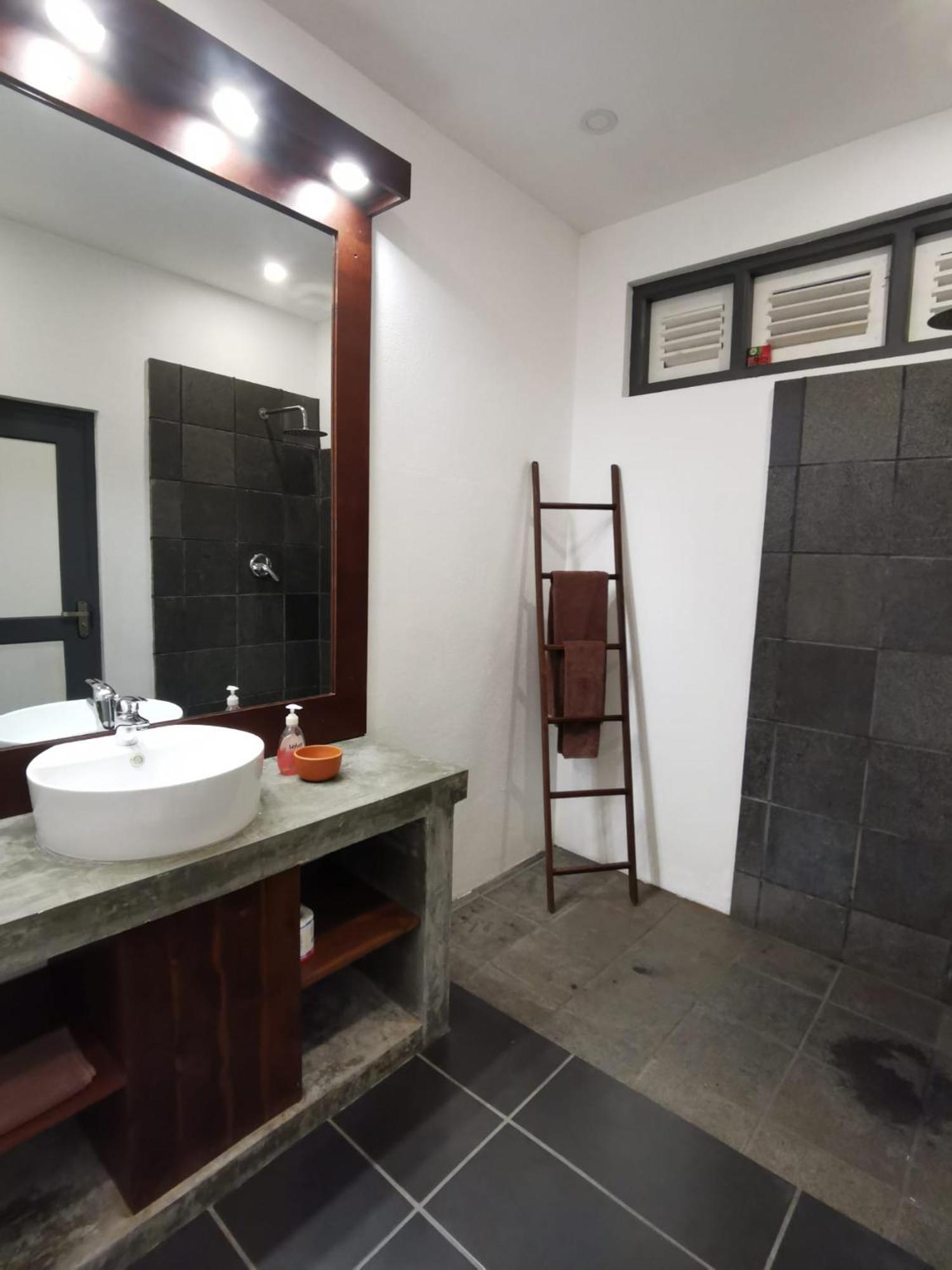 The Villa Green Inn Negombo Extérieur photo
